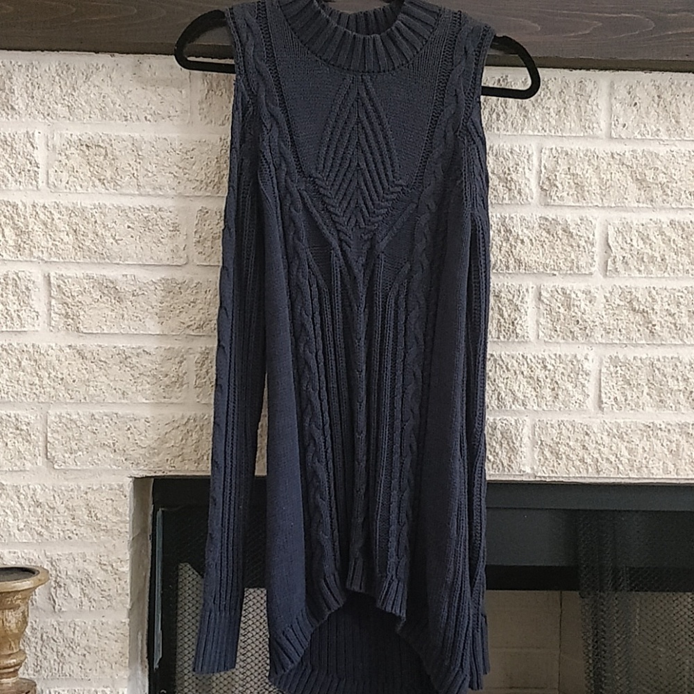 Jessica Simpson Sweater